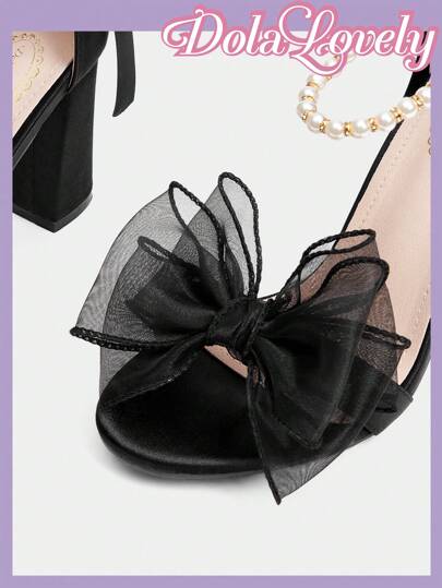 Dola Lovely صندل لحفل الزفاف بكعب سميك مزخرف بالفيونكة واللؤلؤ على أربطة حرير، بطراز لوليتا الموضة الجديدة للنساء