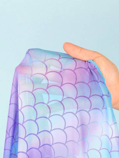 SHEIN طقم من قطعتين للبنات المراهقات بتدرج اللون وتصميم رقائق السمك بتنورة التغطية مع ملابس السباحة من قطعة واحدة