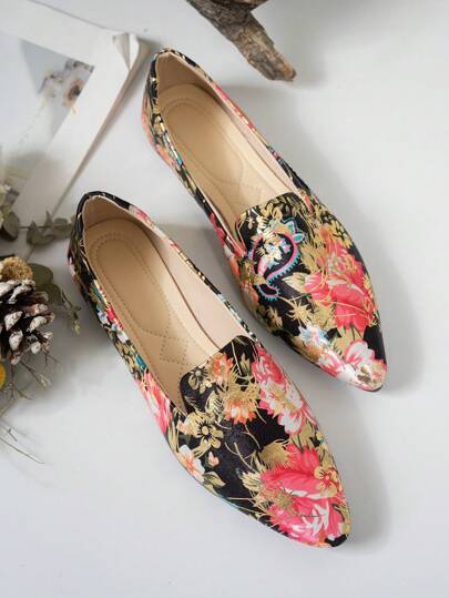 حذاء مسطح مطبوع للسيدات مناسب لكافة المناسبات والمواسم، حذاء كاجوال رسمي مستورد ذو مقاسات كبيرة، أحذية مسطحة عصرية