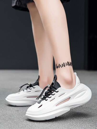 صنادل صيفية للرجال، قابلة للتنفس مقاومة للانزلاق وللماء سميكة القاع سهلة الارتداء لأحذية الشاطئ والاستحمام