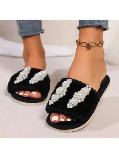 الشباشب المنزلية أنيقة للاستخدام اليومي والراحة داخل المنزل أو السكن الطبقة السميكة لا تنكسر بسهولة، ذات عزل حراري، منفذة للهواء وماصة للرطوبة