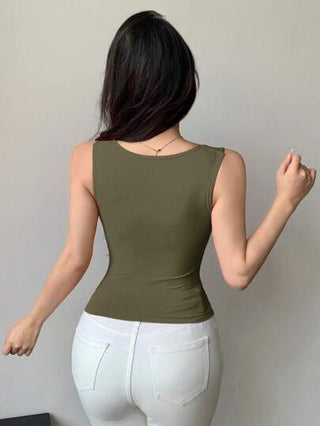 DAZY قميص نسائي صيفي كاجوال بلا أكمام، ذو تصميم جذاب بطيات عند الصدر