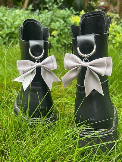 مجموعة قطعتين من الأقراط الحذائية المزينة بعقدة الأتلاس والتفاصيل المزخرفة بسبيكة الزنك للأحذية - إكسسوار ربطة أنيقة للأحذية