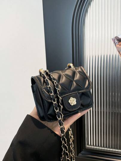 حقيبة صغيرة مربعة بطراز كلاسيكي قابلة للتحويل، حقيبة كتف قصيرة موضة بسلسلة وخرز، حقيبة كتف صغيرة شعبية جديدة بنسيج مختلف وسلسلة تزيينية