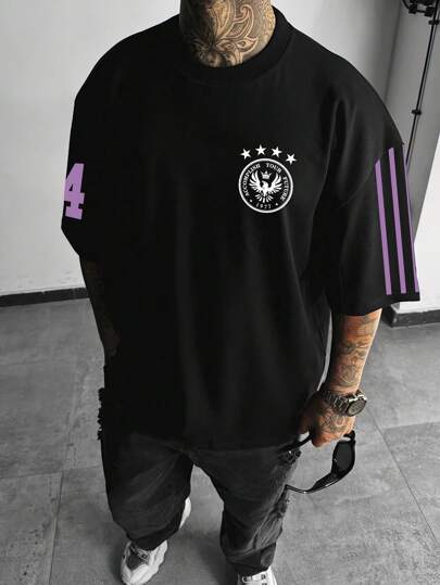 تي شيرت رياضي رجالي مخطط أسود بقصّة قياسية، صيفي