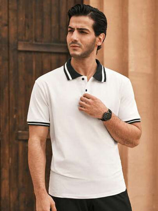 Manfinity ModaGents قميص بولو مخطط للرجال بأزرار لأعلى، قميص بولو كاجوال للعمل باللون الأبيض