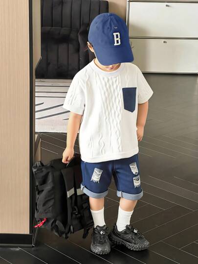 Genkimix Kids مجموعة 2 قطعة من قميص كنزة ذو رقبة طاقم وقصيرة الأكمام ناعمة لمظهر متموج مع شورت جينز ممزق، مناسبة للاستخدام في الخارج والشارع