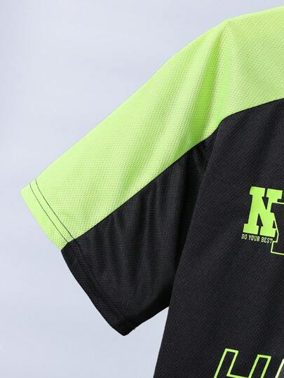 طقم تي شيرت بأكمام قصيرة وبنطلون رياضي للأولاد المراهقين بتصميم كتلة الألوان، مطبوعات الحروف والرياضة