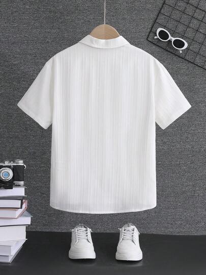 SHEIN قميص صبي عادي أبيض اللون بجيب أساسي للربيع والخريف والشتاء وذوي الياقات الصغيرة