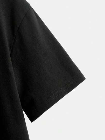 SHEIN تي شيرت بولو كريو كنت بنمط رياضي رسومي لون أحادي للشباب المراهقين