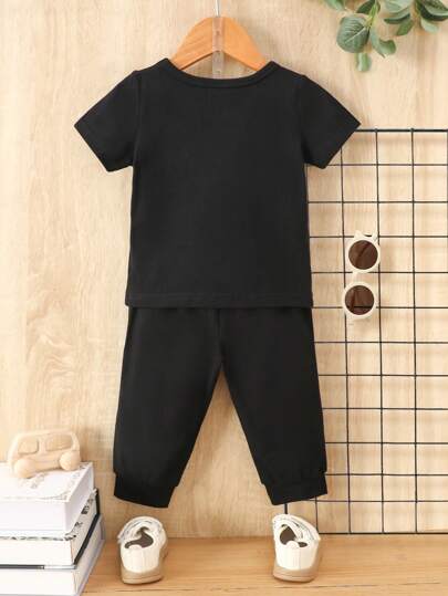 SHEIN طقم تي شيرت قصير الأكمام بياقة مستديرة وسروال طويل للأطفال الرضع الفتيان، طباعة الدب، كاجوال، صيفي