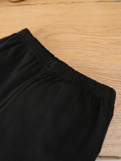 SHEIN طقم تي شيرت قصير الأكمام بياقة مستديرة وسروال طويل للأطفال الرضع الفتيان، طباعة الدب، كاجوال، صيفي