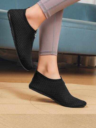 أحذية اللياقة البدنية للنساء للاستخدام الداخلي، من مادة ناعمة الأسفل ، خفيفة الوزن ، مانعة للانزلاق ، مناسبة لصالة الألعاب الرياضية المنزلية ، التمارين الحركية ، اليوجا ، الرقص ، التدريب الشامل