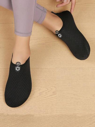 أحذية اللياقة البدنية للنساء للاستخدام الداخلي، من مادة ناعمة الأسفل ، خفيفة الوزن ، مانعة للانزلاق ، مناسبة لصالة الألعاب الرياضية المنزلية ، التمارين الحركية ، اليوجا ، الرقص ، التدريب الشامل