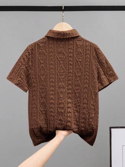 SHEIN قميص صبي توين مناسب فضفاض بأكمام قصيرة ويحتوي على نقش ياكارد وياقة مطوية