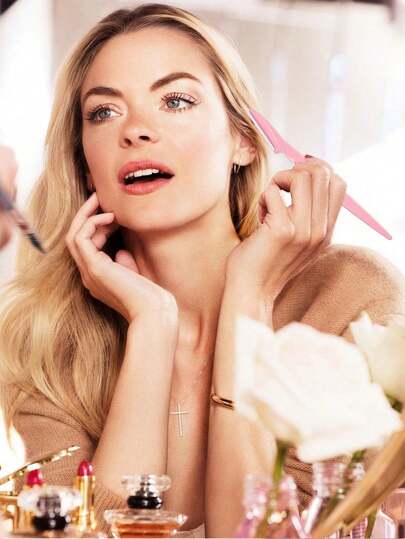 مجموعة 30/24/12/6/3/1 قطعة من أدوات تشذيب الحواجب والحلاقة متعددة الألوان، ماكينة تشذيب الحواجب وإزالة الشعر الخشن مع ماكينة حلاقة طويلة الأريكة ذات شفرة دقيقة، مناسبة للاستخدام اليومي أو للسفر