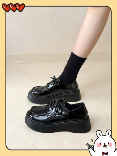 أحذية أوكسفورد حريمي أحذية لوفر نسائية منصة من الجلد الأسود، أكسفورد بسمك البدلة البريطانية الرجعية متعددة الاستخدامات، مناسبة للخريف والربيع