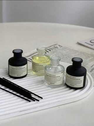 5 قطع (قارورة من الموزع + 4 عيدان متطايرة) عطر العلاج ال- "لا نارى"، ديكور غرفة النوم، للاستخدام الداخلي، عطر طويل الأمد، زيوت أساسية، زهور، غرفة النوم، الحمام ، معطر هواء، موزع زيت عطري أساسي، طقم العلاج بالعطور