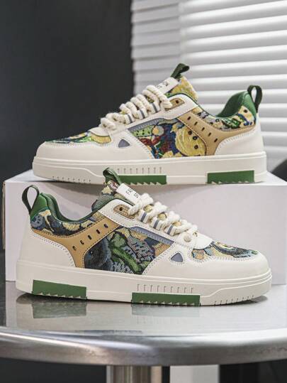 حذاء كانفاس كاجوال بطبعة غرافيتي عشوائية منمقة لرياضة التزلج، خفيف الوزن ومريح مع أربطة سميكة، لأسلوب الشارع مناسب للمراهقين وطلاب الجامعة