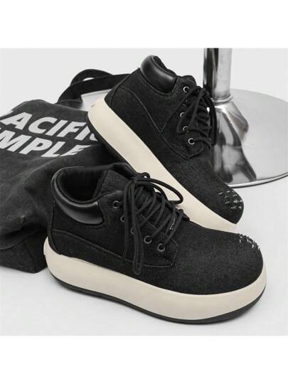 احذية رياضية كاجوال عالية الرقبة للرجال موديل ربيع 2025 الجديد، من قماش الجينز، مضاد للانزلاق، أحذية فلكانية