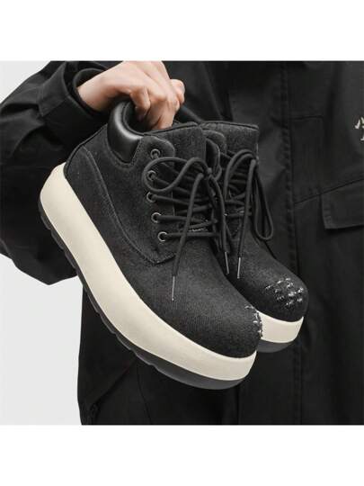 احذية رياضية كاجوال عالية الرقبة للرجال موديل ربيع 2025 الجديد، من قماش الجينز، مضاد للانزلاق، أحذية فلكانية