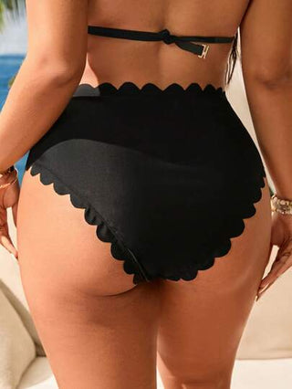 SHEIN سراويل سباحة ملساء وأنيقة بألوان سادة مناسبة لمقاسات كبيرة، مناسبة للصيف
