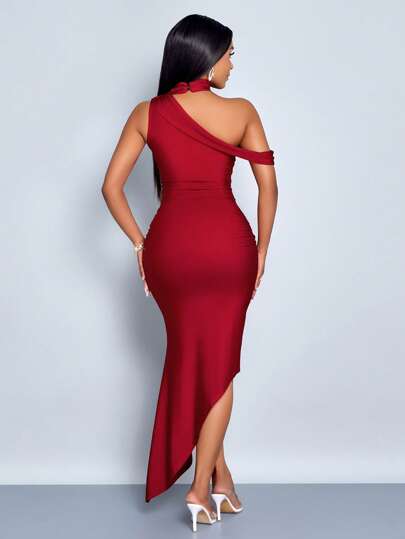 SOLERSUN فستان أسيمتري الكتف حرشف جانبي أحادي اللون قصير ذيل مبتكر فستان صيفي فستان حفلة