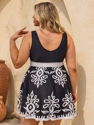 SHEIN CURVE+ ملابس سباحة ذات حجم كبير للنساء من طراز رجعي مطبوع مزين بفيونكة الخصر مع قصة ظهر على شكل حرف U وخط A ، مجموعة من قطعتين مناسبة للعطلات والشاطئ