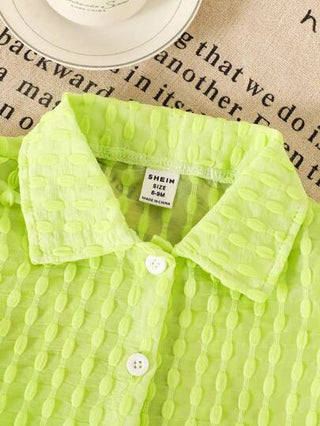 SHEIN Genkimix Kids مجموعة بدل مكونة من 3 قطع للبنات الصغيرات، قميص قصير من نسيج ملمسي وشورت + بدلة قصيرة، مناسبة للاستخدام اليومي في الصيف
