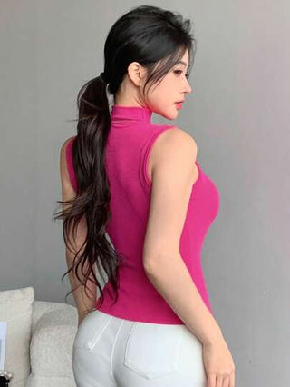 DAZY دبابيات نسائية ذات ياقة عالية والتي تناسب الجسم بإحكام دون أكمام مع تصميم ملتف حول الجسم
