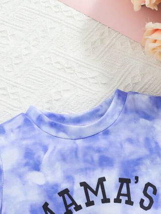 SHEIN بنات طقمين تي شيرت وشورت مطبوع بلون فوشيا باللون الأرجواني مع شعار " حب الأم "، أزياء رضع جذابة