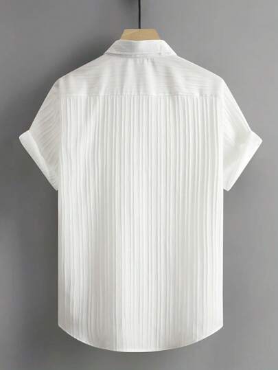 Manfinity Homme قميص رجالي أكمام قصيرة أحادي اللون، طراز بسيط مناسب للصيف