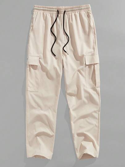 Manfinity Homme بناطيل كارجو رجالية فضفاضة ذات رباط خصر مع تصميم بطبعة الحرف