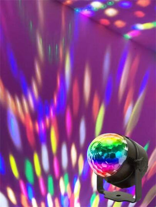 1 كرة خفيفة ديسكو RGB بريموت كنترول - 7 طرق, مثالية للحفلات, عيد الهالوين, عيد الميلاد! تعمل بالطاقة من منفذ USB