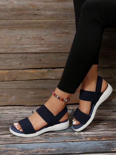 نعال نسائية جديدة خفيفة جدًا وناعمة ، بنعل فلات بتصميم جيلي ذو كعب منحرف وفتحة للأصبع، قابلة للارتداء على الكعب