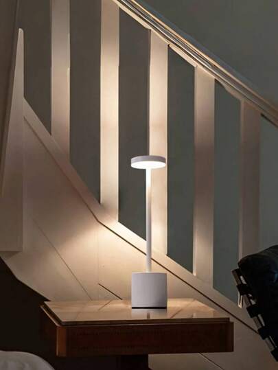 حزمة من المصابيح الشمعدانات الأرضية اللاسلكية القابلة للشحن، تحكم باللمس، 3 ألوان قابلة للتعتيم، شمعدانات أرضية لاسلكية للمطعم والباحة وغرفة النوم والتنزه الخارجي