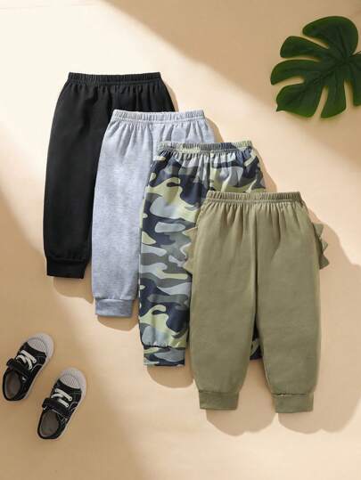 SHEIN 4 قطع من بنطلونات أساسية يومية متنوعة للأطفال الصغار، مطبوع بطبعة قرن 3D واستخدام الأشكال العسكرية الأخضر والتعددية في الألوان، من قماش محبوك ناعم ومريح، مناسب للارتداء اليومي والأنشطة الخارجية والمنزلية والرياضة خلال جميع الفصول