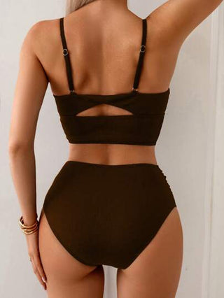 طقم تانكيني حريمي Swim Basics طقم ملابس سباحة للنساء يتكوّن من شورت بخصر عالٍ ذو نسيج محبوك، وبلوزة خزان محكمة لضبط البطن بلون أسود