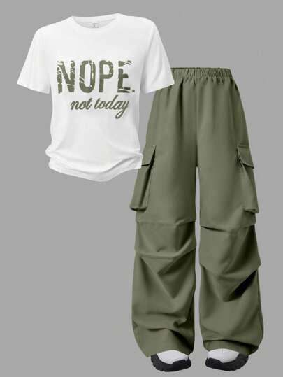 2 قطعة/طقم تي شيرت بطباعة حرف وبياقة مستديرة مع بنطلون كارجو، طراز ملابس كاجوال ستريتوير للمراهقات