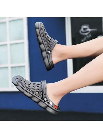 زوج من الحذاء الصندلي الصيفي الخفيف الوزن الراحة للرجال الشبكي مناسب للخارج واللبس اليومي مزود بأربطة مرنة مقاوم للانزلاق وسوله سميكة مناسب للشاطئ