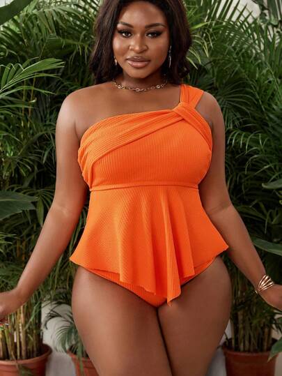 Slaydiva مجموعة ملابس سباحة للأحجام الكبيرة تتكون من قطعتين؛ ملابس علوية مكشكش غير متماثل وسراويل ذات خصر مرتفع بشكل مثلث، مناسبة للحفلات الشاطئية واللياقة البدنية