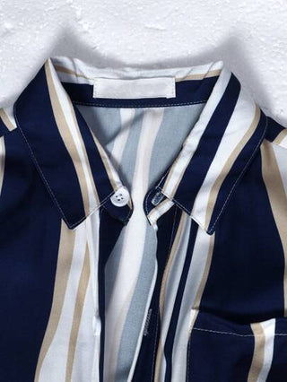 SHEIN قميص صيفي مخطط مع جيب للأولاد بين الأعمار