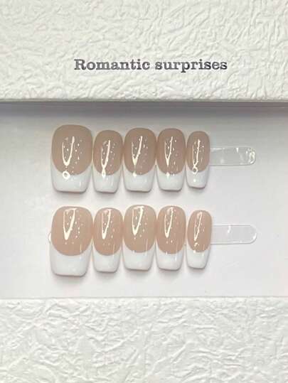 10 قطع أظافر اصطناعية قصيرة بشكل أنيق وعصري على شكل ابتسامة فرنسية باللون الأبيض، مصنوعة يدويًا لأيام الأحداث والتواريخ والاستخدام اليومي