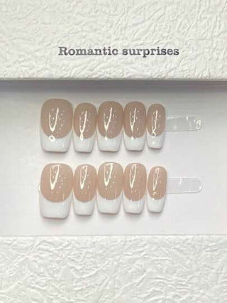 10 قطع أظافر اصطناعية قصيرة بشكل أنيق وعصري على شكل ابتسامة فرنسية باللون الأبيض، مصنوعة يدويًا لأيام الأحداث والتواريخ والاستخدام اليومي