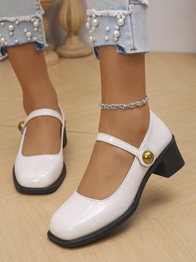 أحذية ماري جين ذات أصابع مربعة للنساء موديل 2025 الجديد، أحذية كاجوال من الجلد مع حزام صغير وكعب منخفض