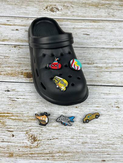 موضة صيف جديد 2025 صنادل شاطئ خفيفة ومتنفسة مقاسات كبيرة للرجال، بتصميم قابل للإزالة بطبعات كرتونية للسيارات والطائرات والزهور، مناسبة للإرتداء (المقاسات تعمل أصغر، الرجاء طلب مقاس أكبر بمقدار 1 أو 2)