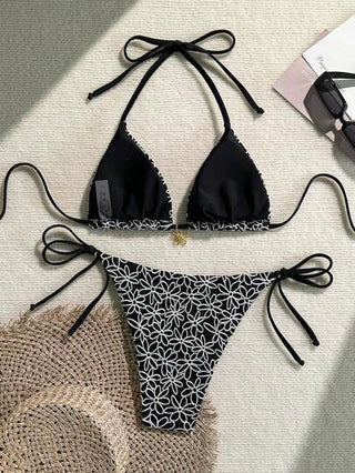 طقم تانكيني حريمي Swim Mod طقم بكيني ذو حمالات سباغيتي مع سراويل قصيرة للسباحة وسيور جانبية، مصنوع من قماش سباحة ذو ملمس مطبوع