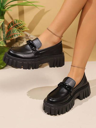 أحذية أوكسفورد حريمي زوج من موديلات الأكسفورد النسائية الكاجوال ذات الكعب العالي والسميك والنعل السميك مع إبزيم سلسلة، باللون الأسود، أحذية منصة برؤوس مستديرة للعمل والموضة