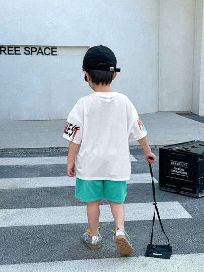 مجموعة من قطعتين من ملابس علوية تريكو كمامة وشورت فضفاض طباعة رسوم كتابية وأحرف لشباب، مناسب للربيع والصيف، صالح للاستخدام اليومي، تناسب رياضة، الحرم الجامعي، الحفلات، المناسبات، التصوير، والعودة إلى المدرسة