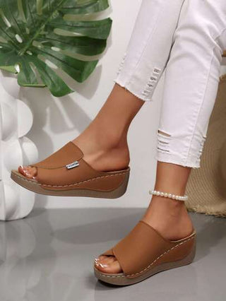 صندل منصة فينتاج للنساء، ذو لون أحادي بسيط مفتوح من الأمام، أحذية للسيدات، أسلوب شارع صيفي في الخارج وحفلات المنزل والشاطئ، رومي مريح، ذو قاعدة سميكة وكعب عالي مسطح، البني